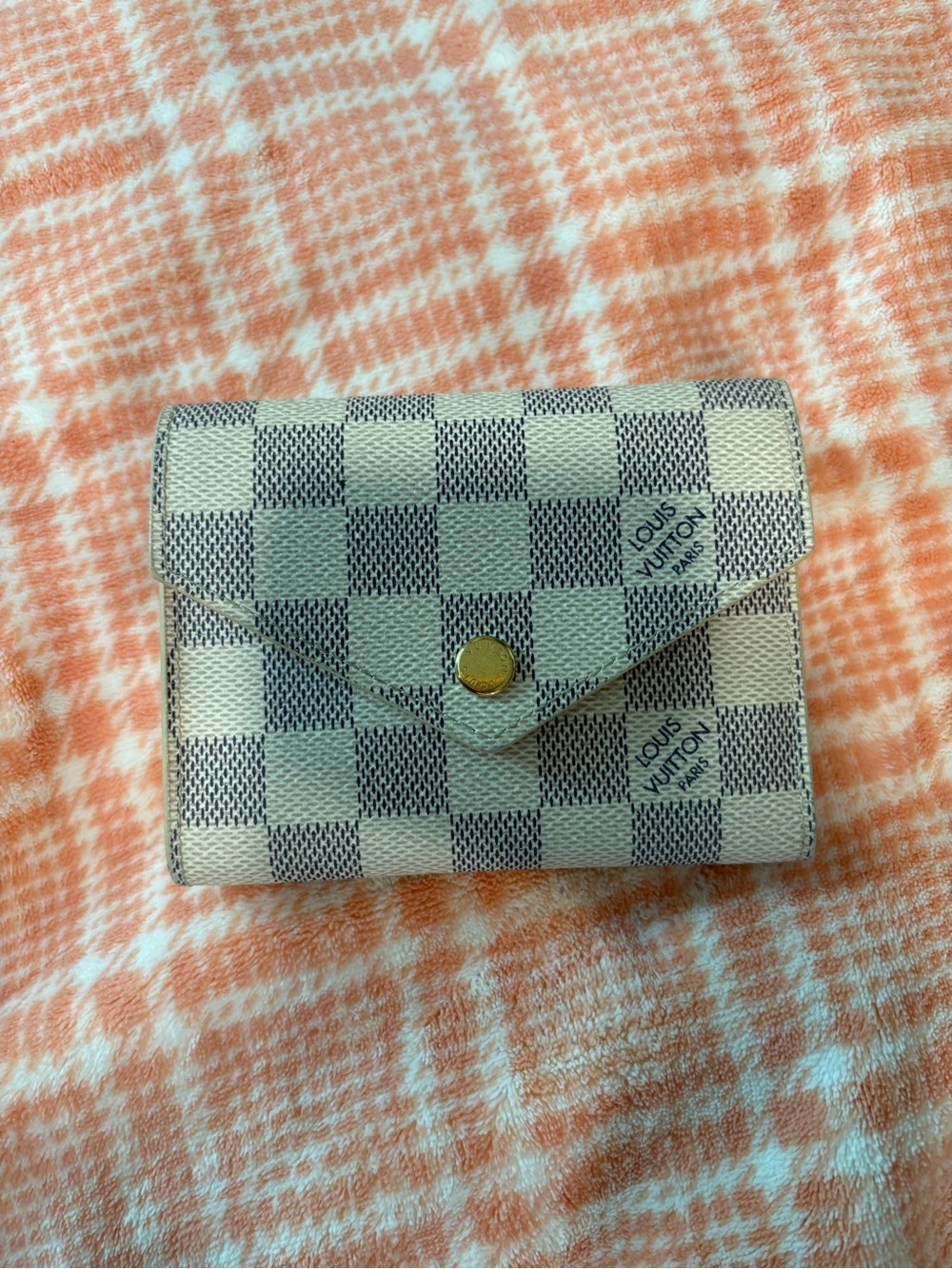 Louis Vuitton authentic Cream Checkered Compact Wallet with Gold Hardware